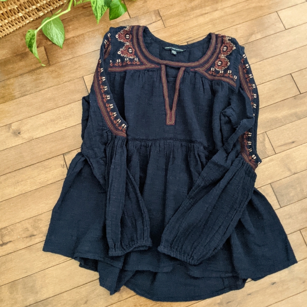 AEO medium cold shoulder boho peasant blouse top